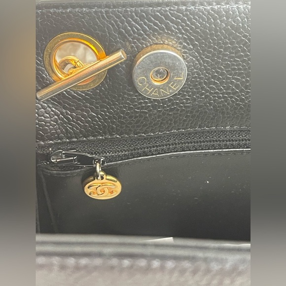 CHANEL✨24kt Gold✨Caviar Shoulder bag✨Shopper Hobo bag⭐️Vintage 91’~94’⭐️🔥COA🔥 - Picture 9 of 14